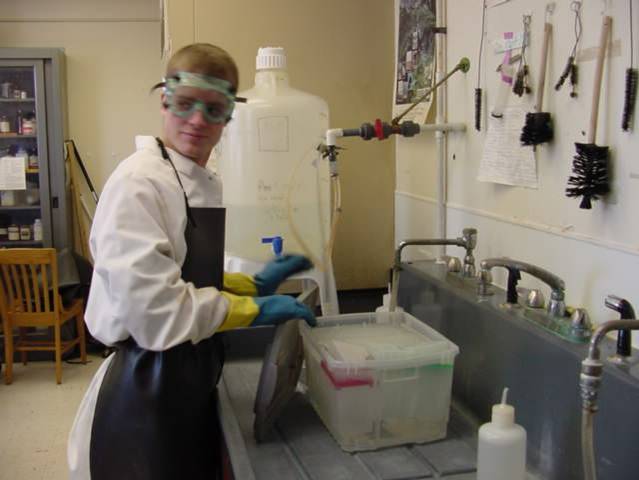 student washin lab equipment